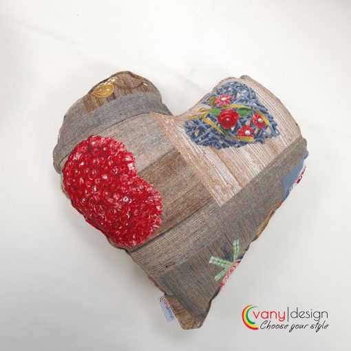 Декоративна възглавница - Сърце - десен: романтични сърца - Vany Design