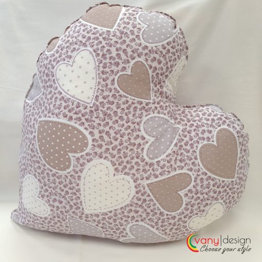 Декоративна възглавница Сърце - десен: сърце в кафяви нюанси Vany Design