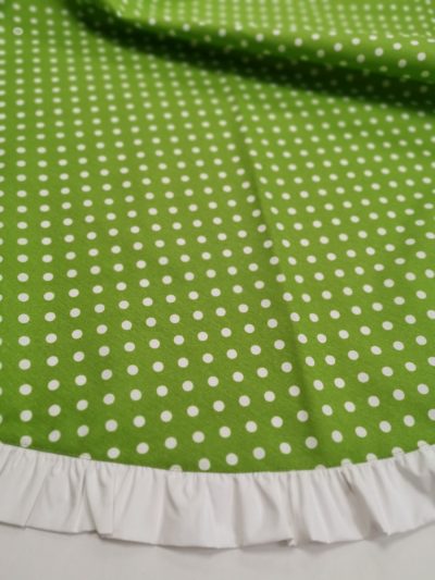 Подложка за маса с добавена къдричка - Зелено на бели точки Vany Design